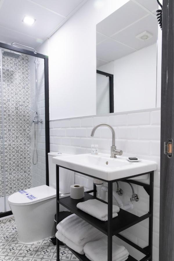 Hostal Boutique I Host You Madrid Exterior photo