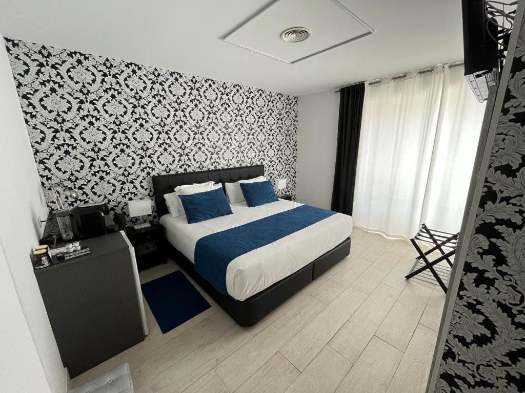 Hostal Boutique I Host You Madrid Exterior photo